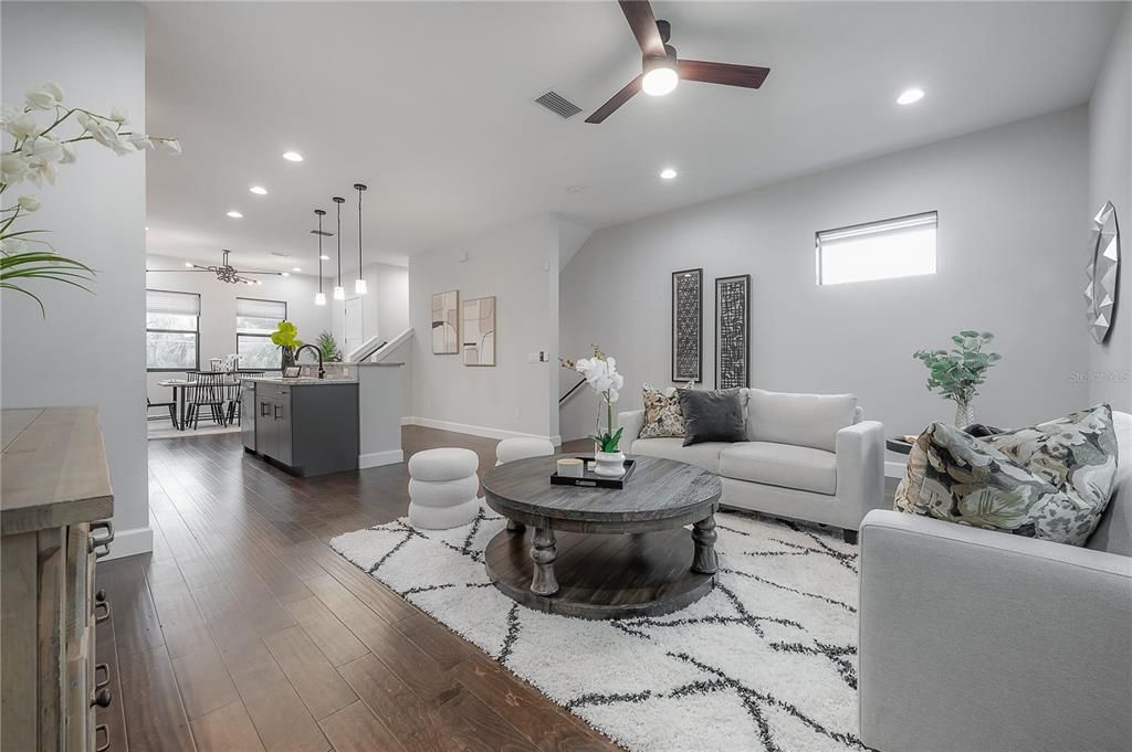 For Sale: $650,000 (3 beds, 3 baths, 2097 Square Feet)