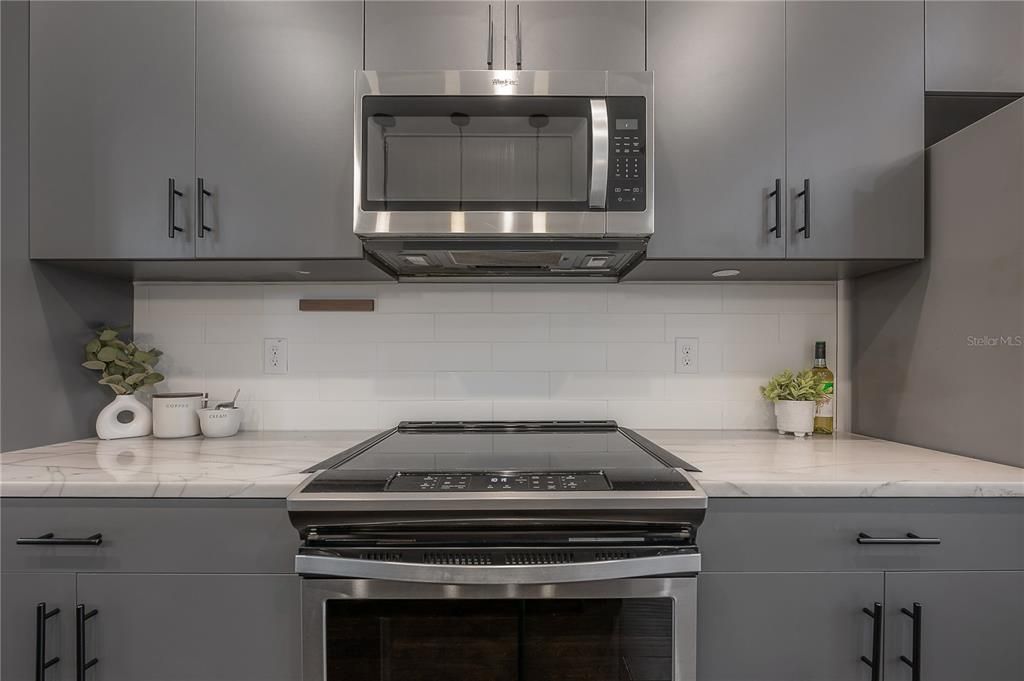 For Sale: $650,000 (3 beds, 3 baths, 2097 Square Feet)