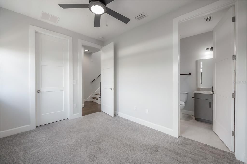 For Sale: $650,000 (3 beds, 3 baths, 2097 Square Feet)