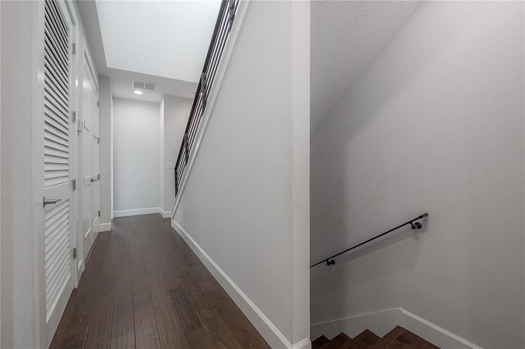 For Sale: $650,000 (3 beds, 3 baths, 2097 Square Feet)