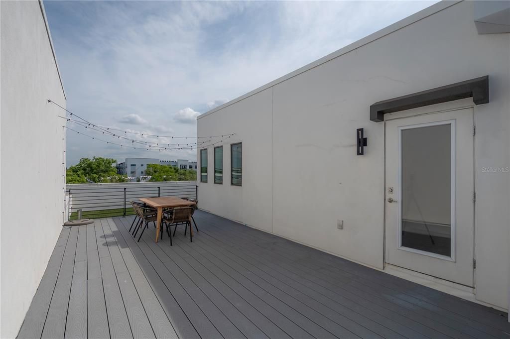 For Sale: $650,000 (3 beds, 3 baths, 2097 Square Feet)