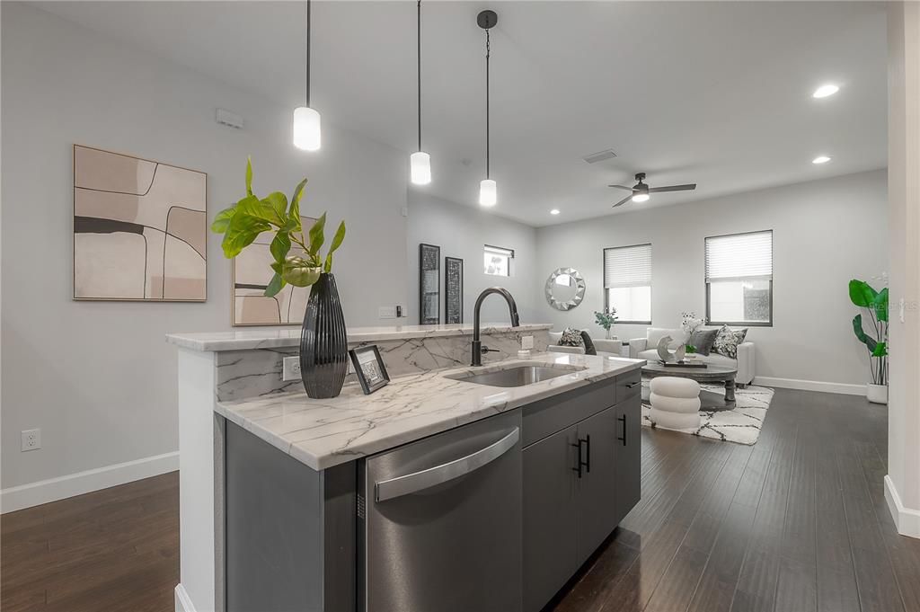 For Sale: $650,000 (3 beds, 3 baths, 2097 Square Feet)