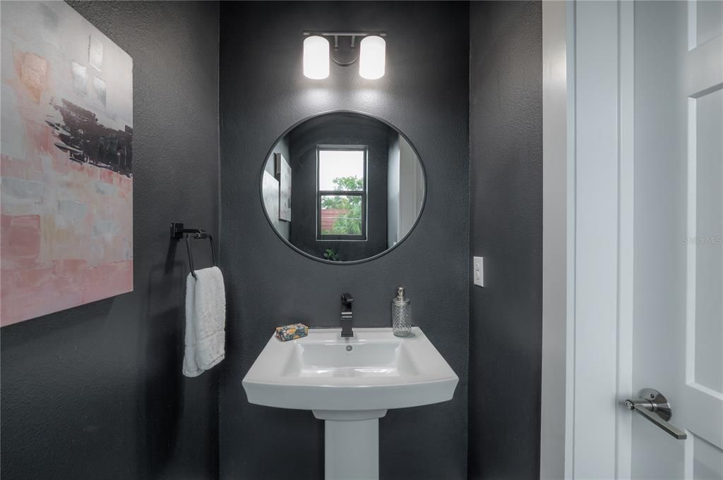 For Sale: $650,000 (3 beds, 3 baths, 2097 Square Feet)