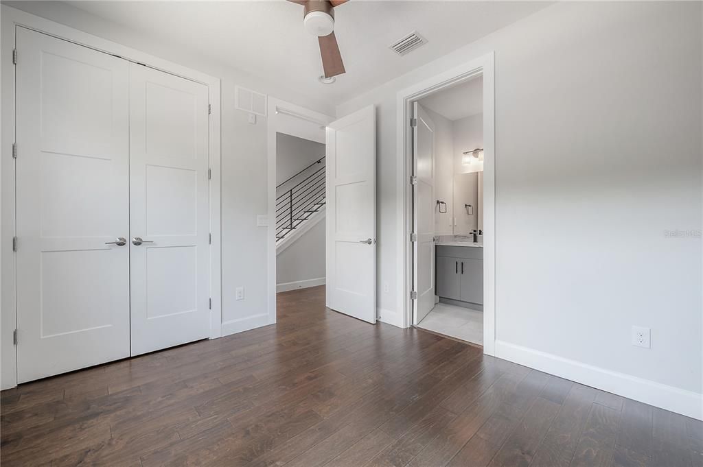 For Sale: $650,000 (3 beds, 3 baths, 2097 Square Feet)