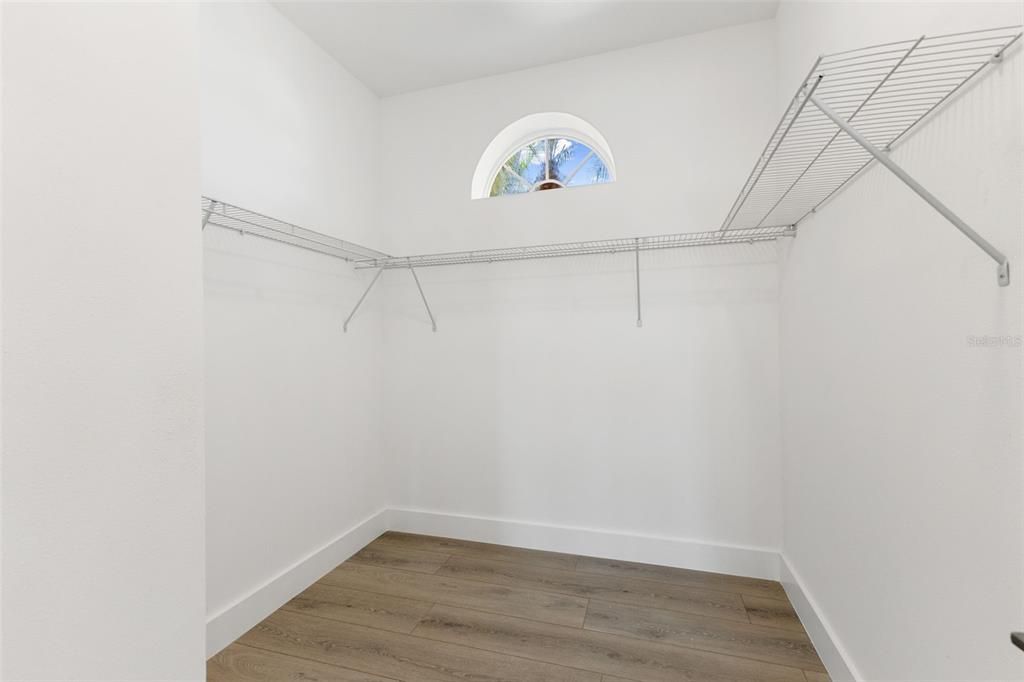 Под контрактом: $520,000 (3 спален, 2 ванн, 1536 Квадратных фут)