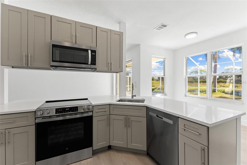 Под контрактом: $520,000 (3 спален, 2 ванн, 1536 Квадратных фут)