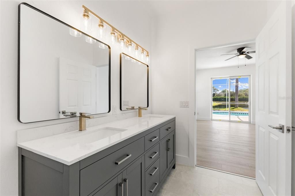 Под контрактом: $520,000 (3 спален, 2 ванн, 1536 Квадратных фут)