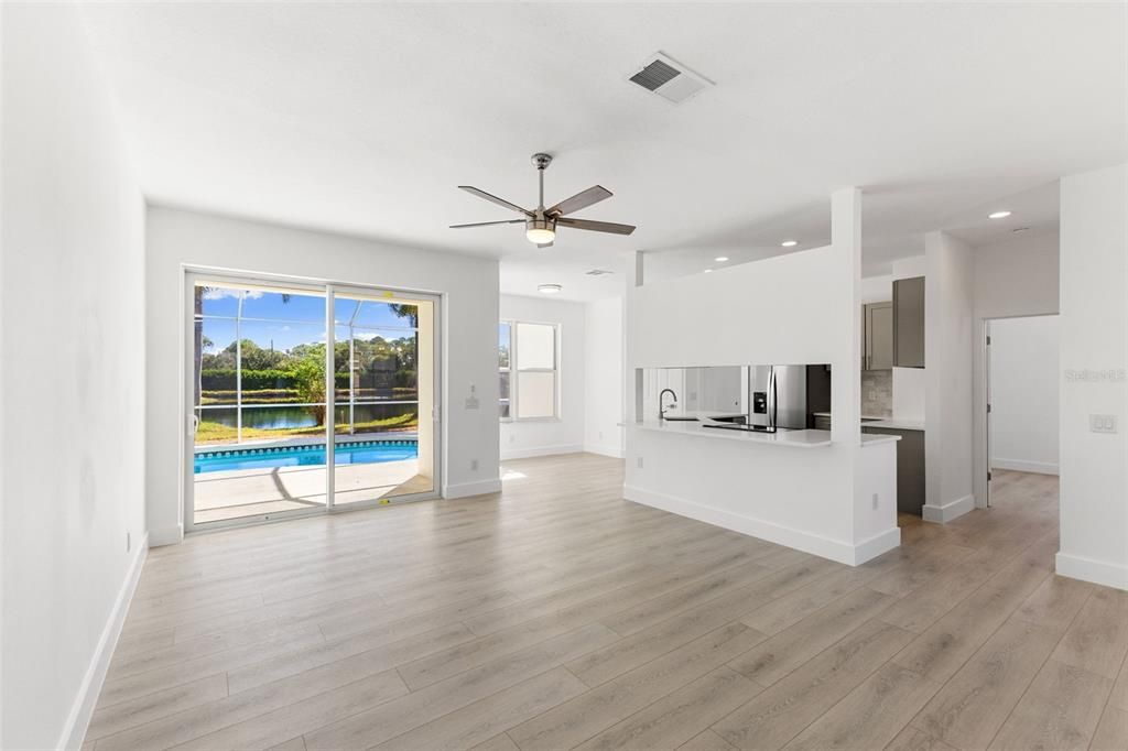 Под контрактом: $520,000 (3 спален, 2 ванн, 1536 Квадратных фут)