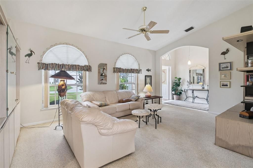 待售: $375,000 (3 贝兹, 2 浴室, 1846 平方英尺)