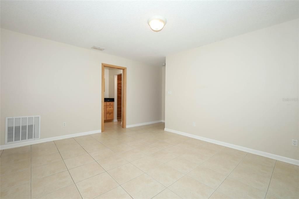 Activo con contrato: $398,000 (3 camas, 2 baños, 1423 Pies cuadrados)