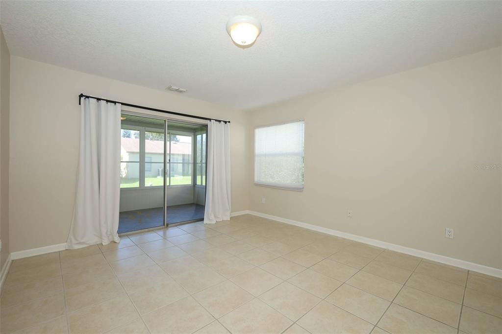 Activo con contrato: $398,000 (3 camas, 2 baños, 1423 Pies cuadrados)