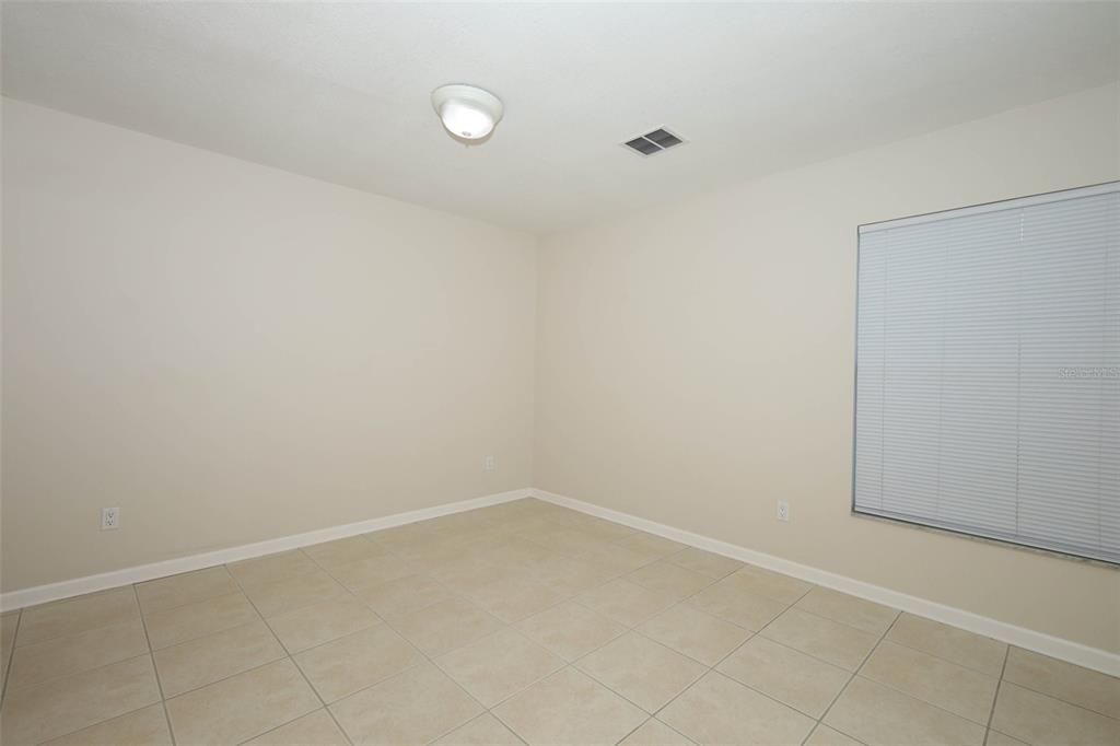 Activo con contrato: $398,000 (3 camas, 2 baños, 1423 Pies cuadrados)