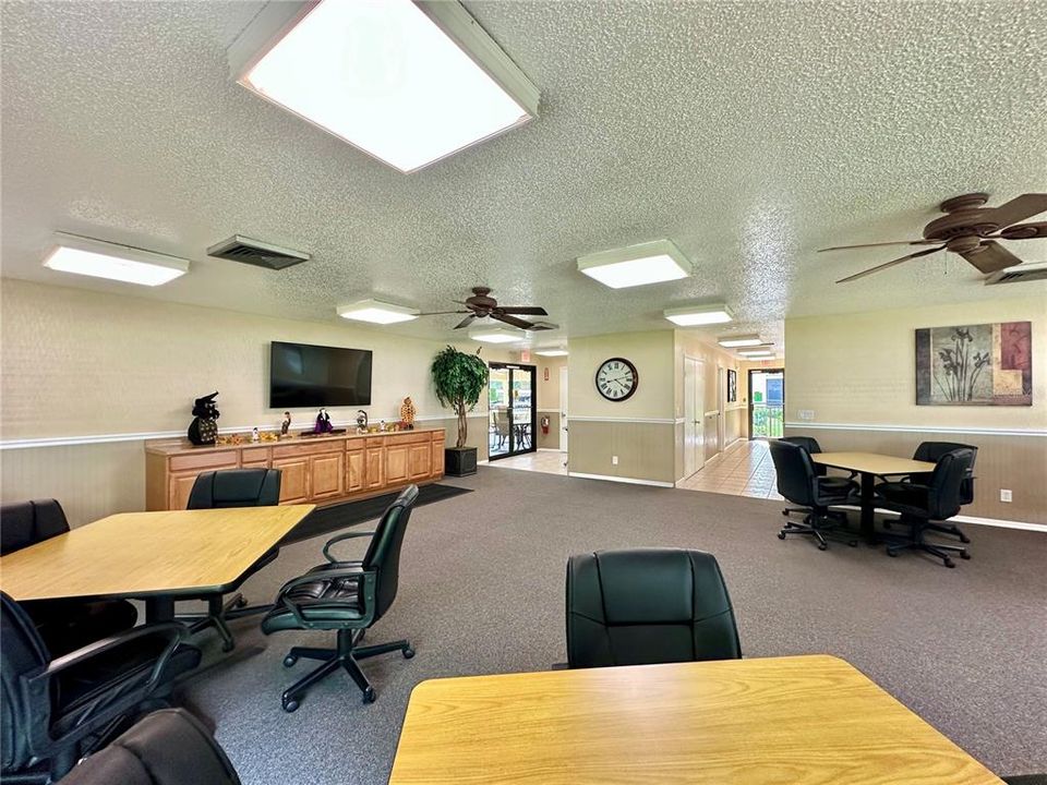 Active With Contract: $207,500 (2 beds, 2 baths, 1070 Square Feet)