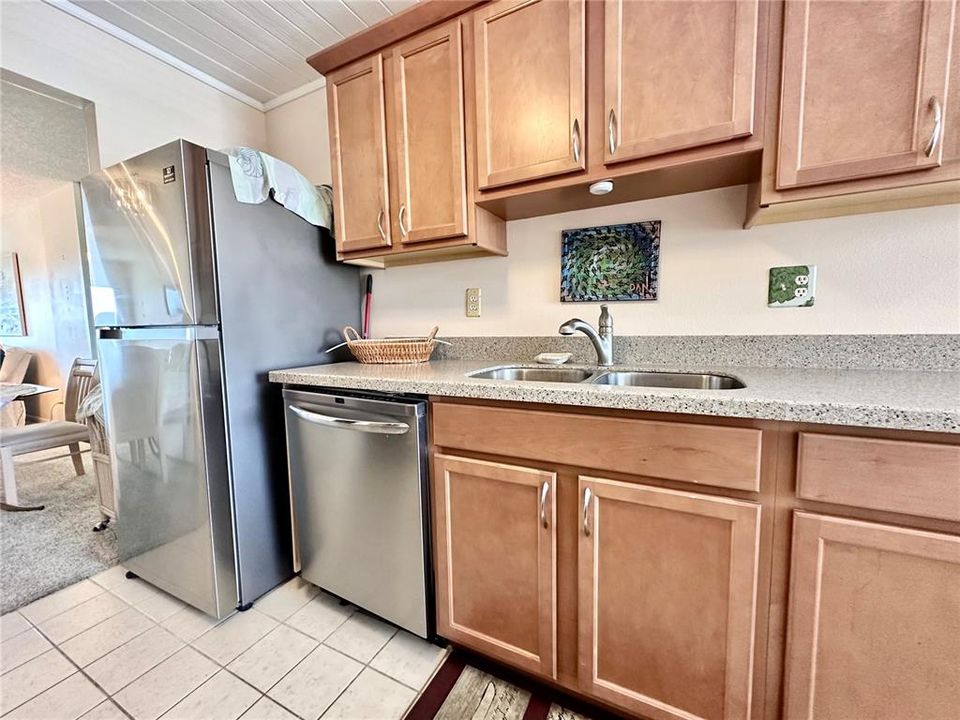 Active With Contract: $207,500 (2 beds, 2 baths, 1070 Square Feet)