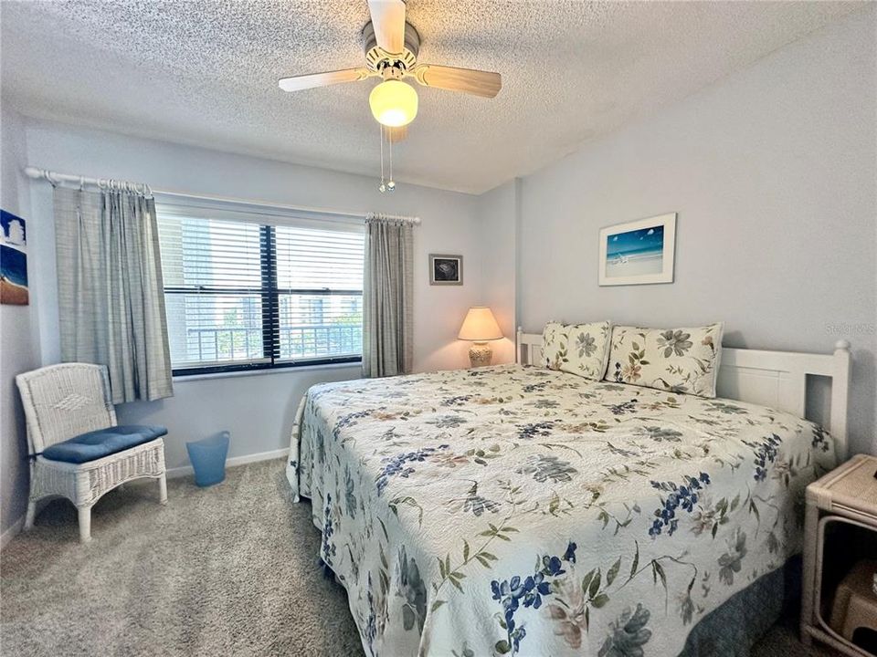 Active With Contract: $207,500 (2 beds, 2 baths, 1070 Square Feet)