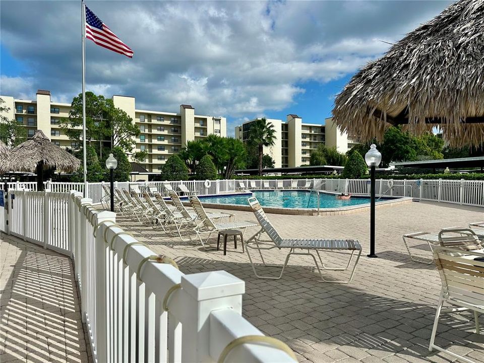 Active With Contract: $207,500 (2 beds, 2 baths, 1070 Square Feet)