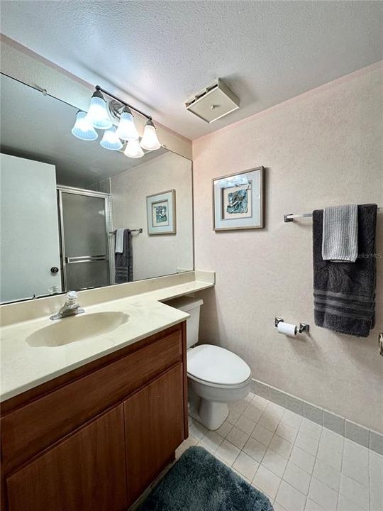 Active With Contract: $207,500 (2 beds, 2 baths, 1070 Square Feet)