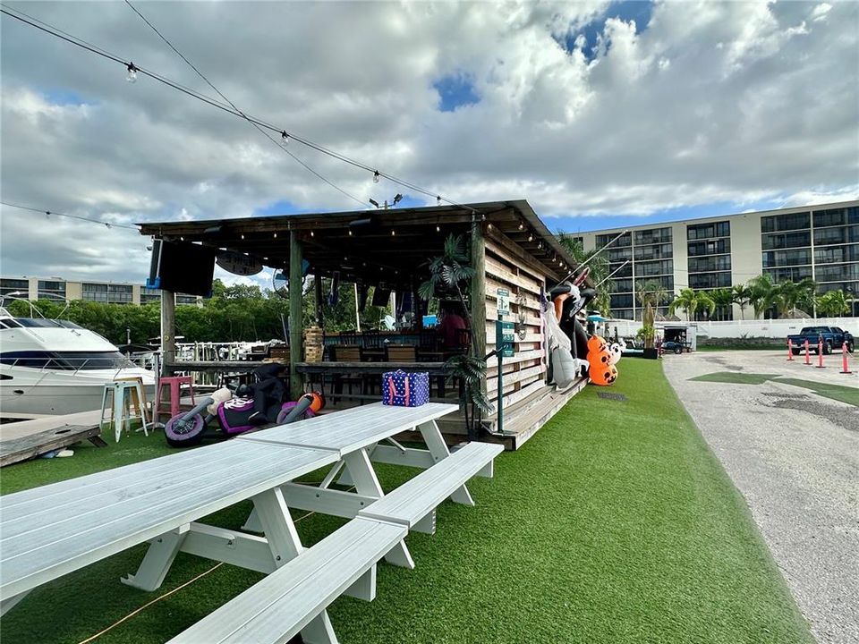 Active With Contract: $207,500 (2 beds, 2 baths, 1070 Square Feet)