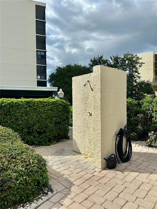 Active With Contract: $207,500 (2 beds, 2 baths, 1070 Square Feet)