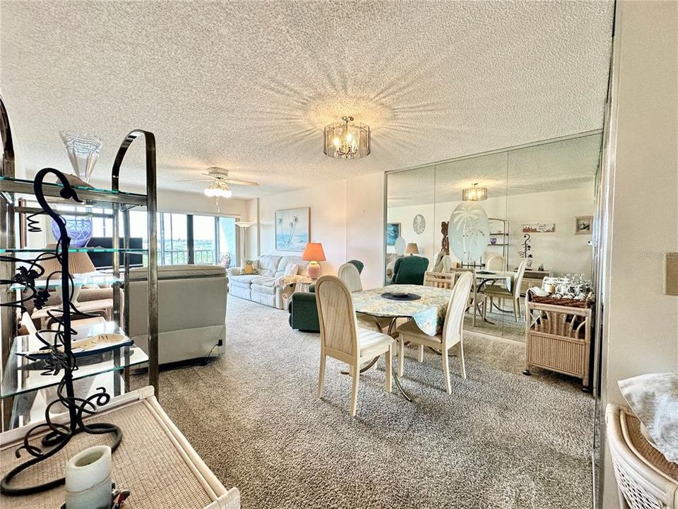 Active With Contract: $207,500 (2 beds, 2 baths, 1070 Square Feet)