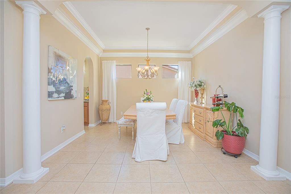 На продажу: $799,900 (6 спален, 4 ванн, 4456 Квадратных фут)