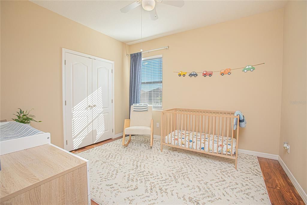 На продажу: $799,900 (6 спален, 4 ванн, 4456 Квадратных фут)