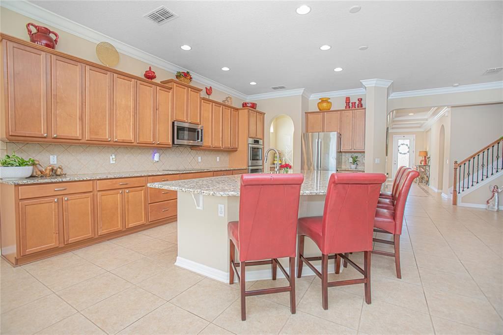 На продажу: $799,900 (6 спален, 4 ванн, 4456 Квадратных фут)