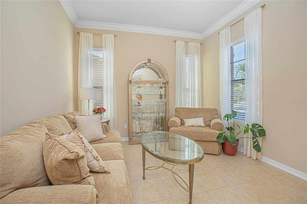 На продажу: $799,900 (6 спален, 4 ванн, 4456 Квадратных фут)