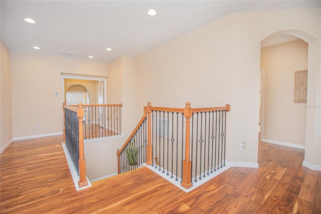 На продажу: $799,900 (6 спален, 4 ванн, 4456 Квадратных фут)