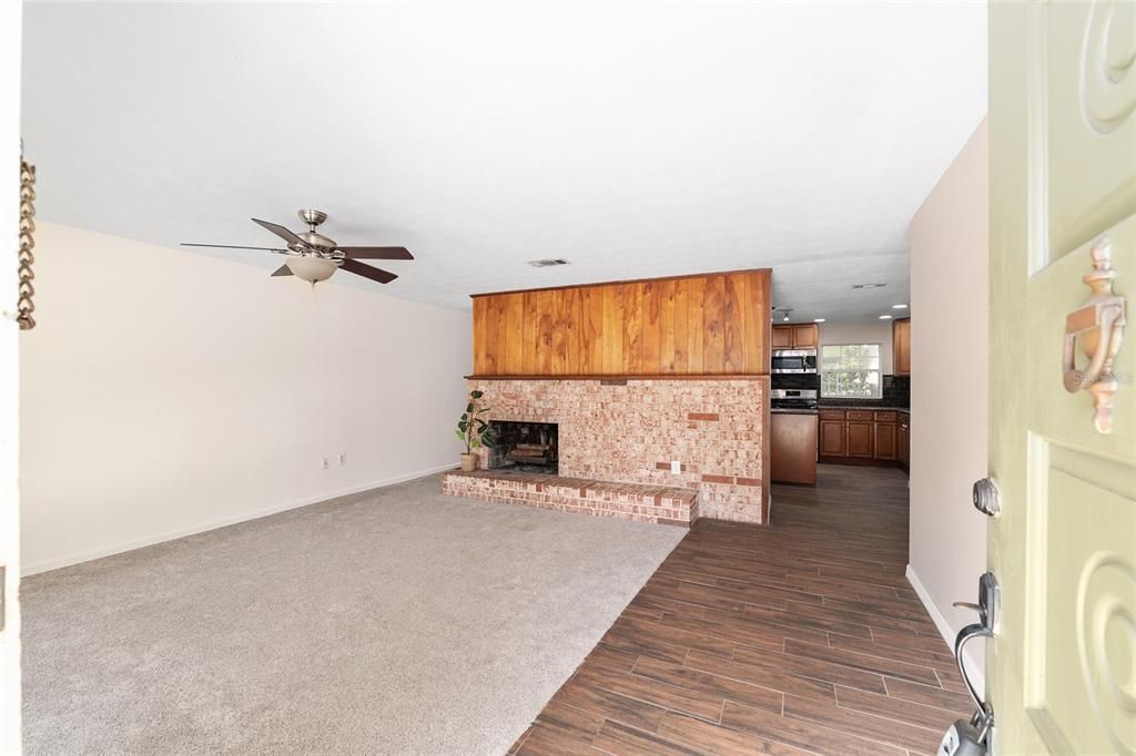 For Sale: $330,000 (4 beds, 3 baths, 1841 Square Feet)