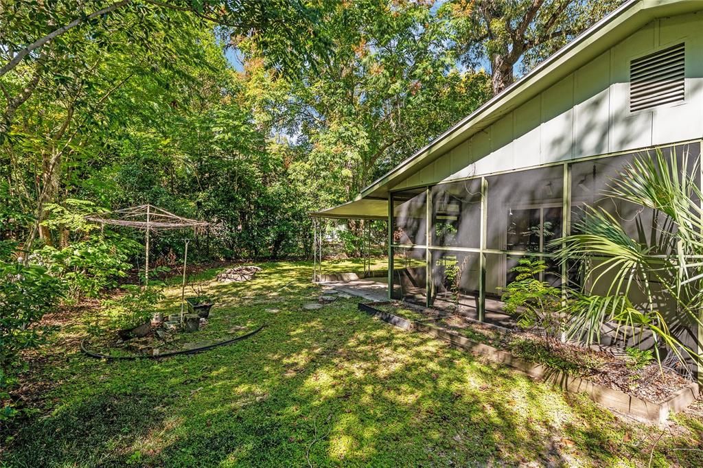 For Sale: $330,000 (4 beds, 3 baths, 1841 Square Feet)