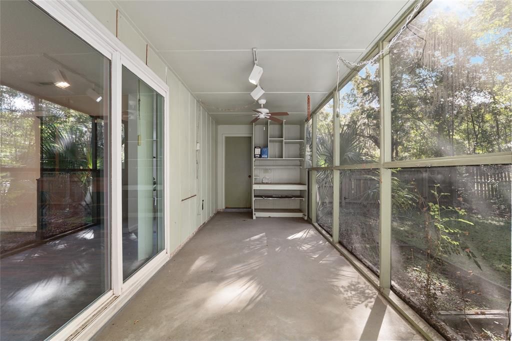 For Sale: $330,000 (4 beds, 3 baths, 1841 Square Feet)