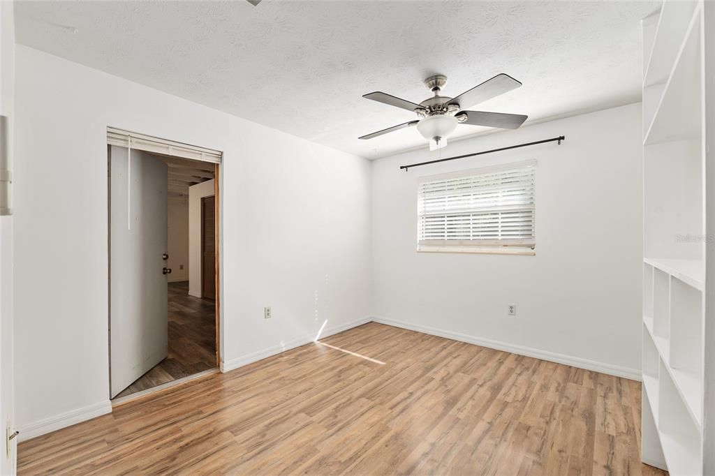 For Sale: $330,000 (4 beds, 3 baths, 1841 Square Feet)