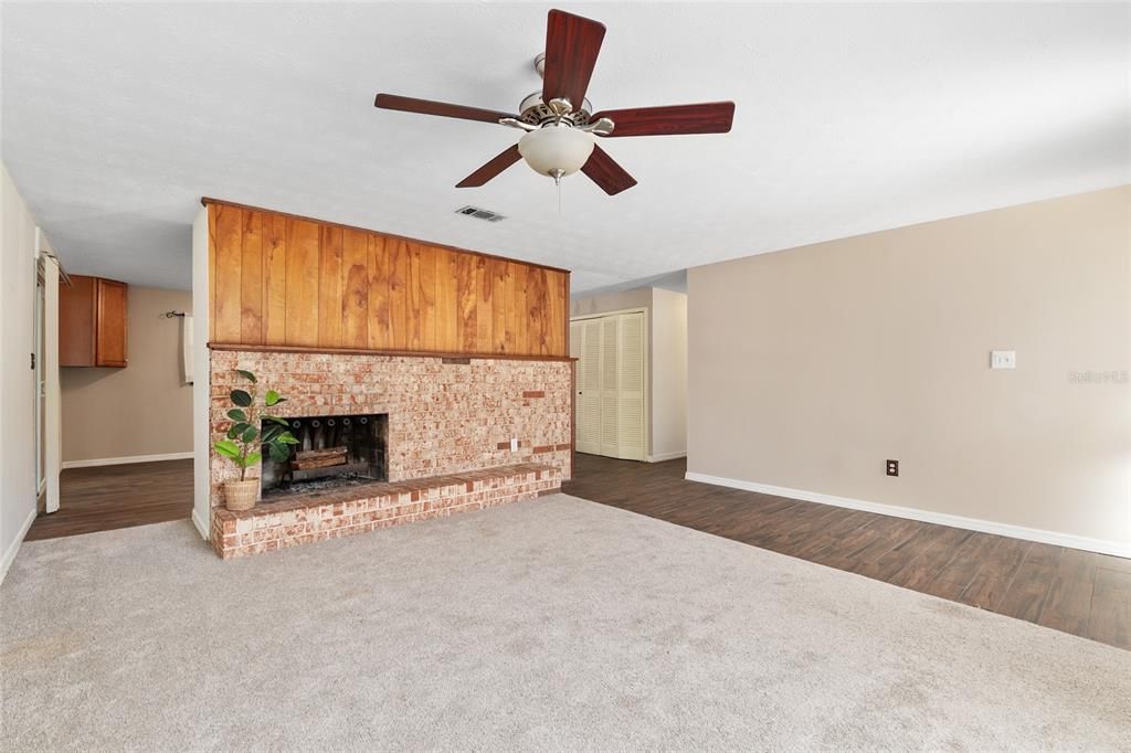 For Sale: $330,000 (4 beds, 3 baths, 1841 Square Feet)