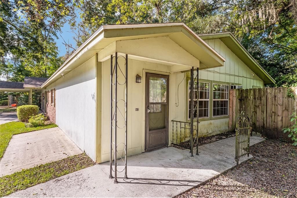 For Sale: $330,000 (4 beds, 3 baths, 1841 Square Feet)