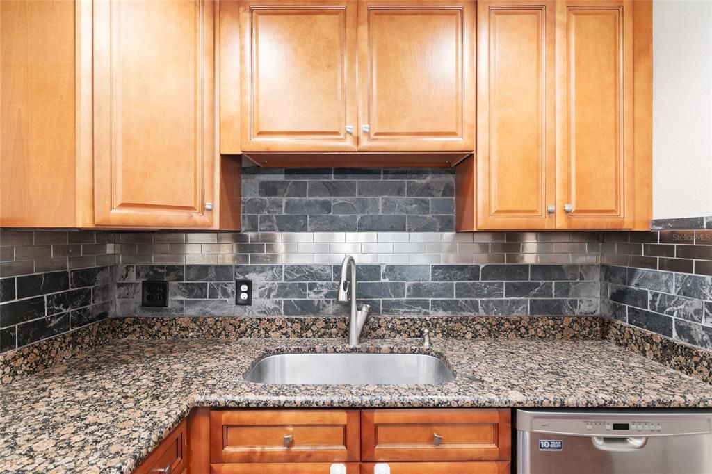 For Sale: $330,000 (4 beds, 3 baths, 1841 Square Feet)