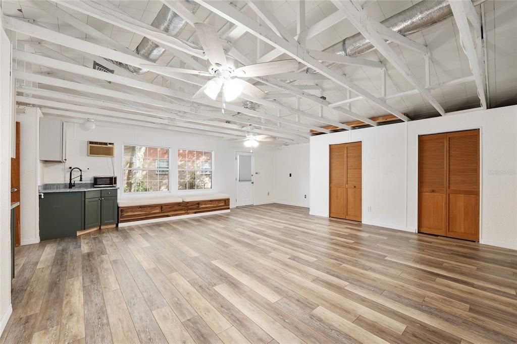 For Sale: $330,000 (4 beds, 3 baths, 1841 Square Feet)