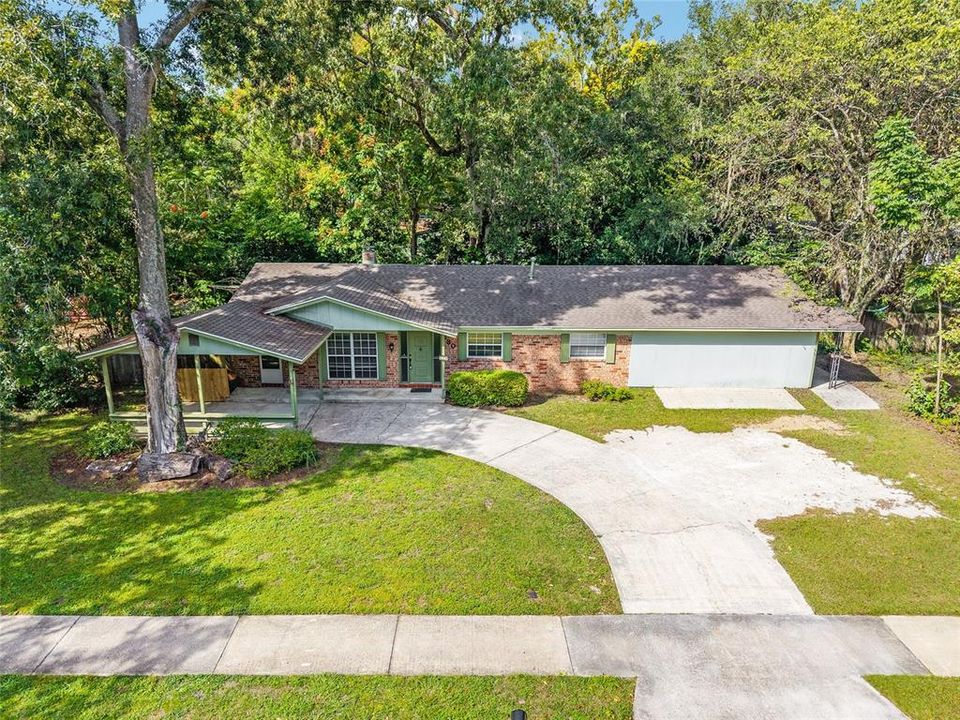 For Sale: $330,000 (4 beds, 3 baths, 1841 Square Feet)