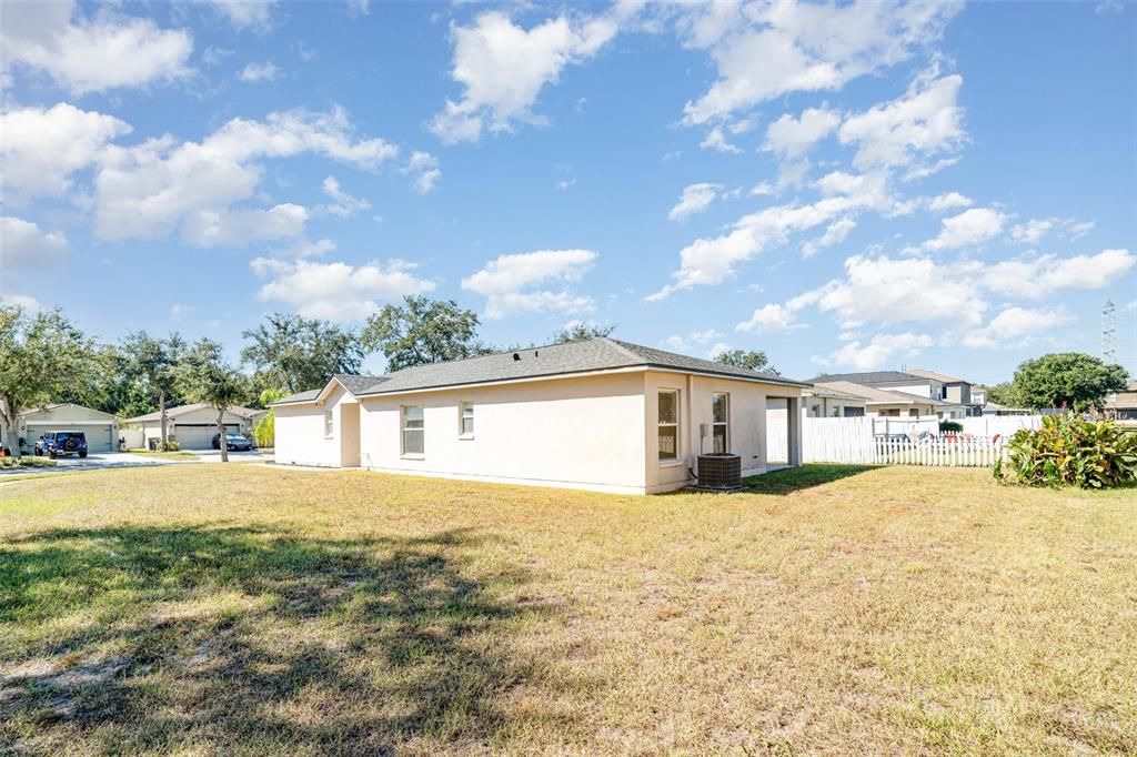 На продажу: $285,500 (3 спален, 2 ванн, 1482 Квадратных фут)