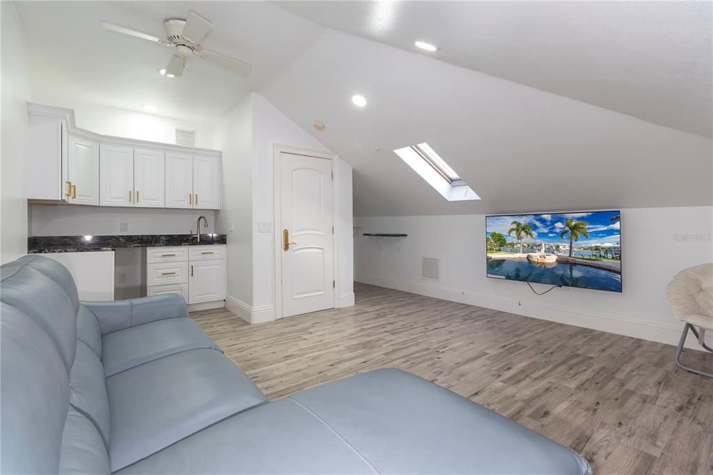 For Rent: $9,200 (4 beds, 3 baths, 2966 Square Feet)