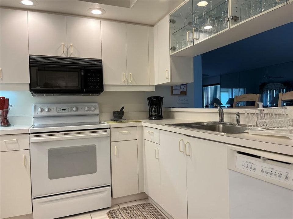 For Rent: $4,500 (2 beds, 2 baths, 1866 Square Feet)