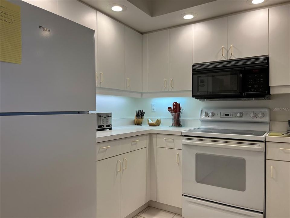 For Rent: $4,500 (2 beds, 2 baths, 1866 Square Feet)