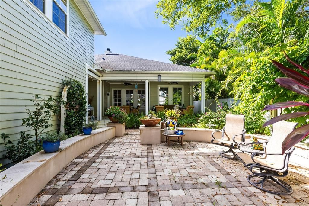 Active With Contract: $1,400,000 (4 beds, 4 baths, 3264 Square Feet)