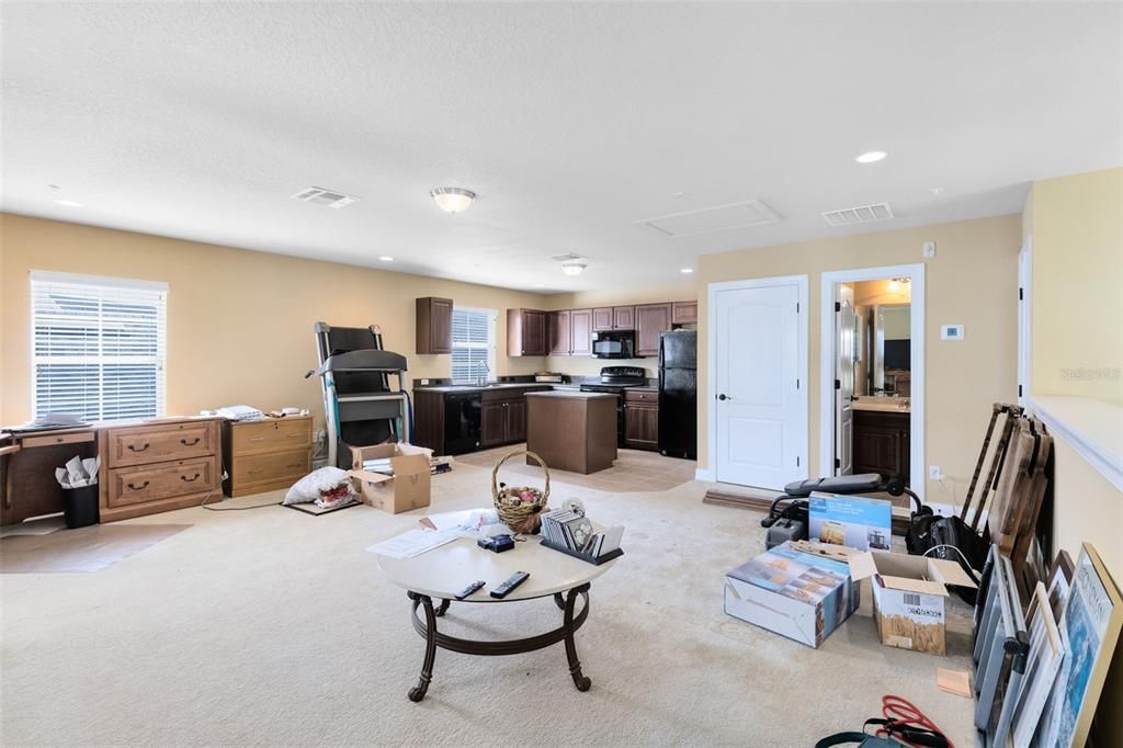 Active With Contract: $1,400,000 (4 beds, 4 baths, 3264 Square Feet)