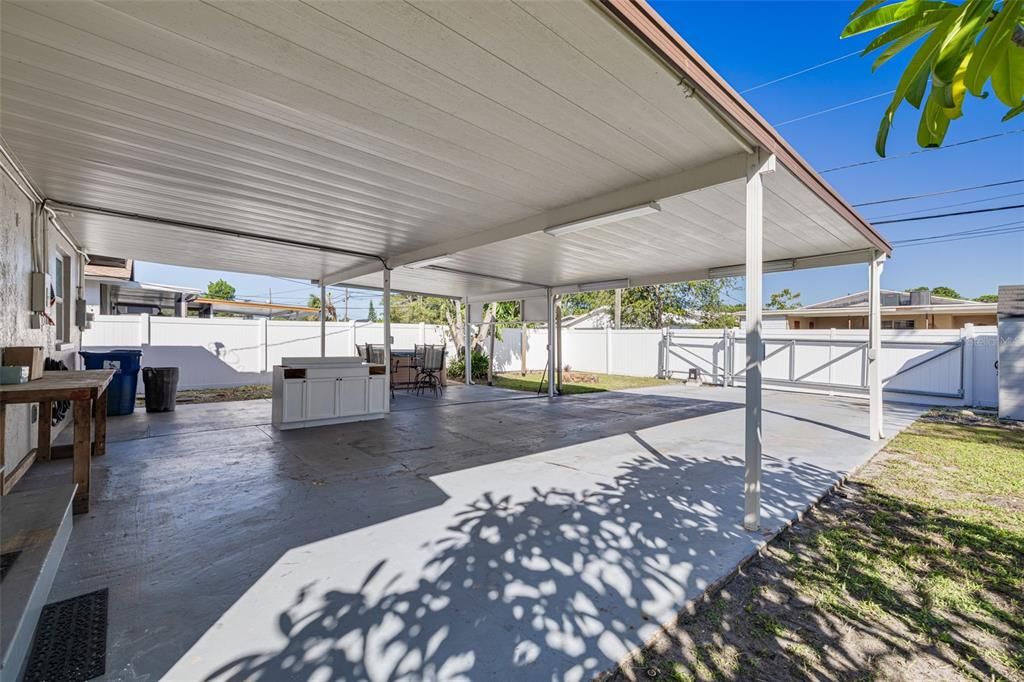 Active With Contract: $325,000 (2 beds, 2 baths, 1350 Square Feet)