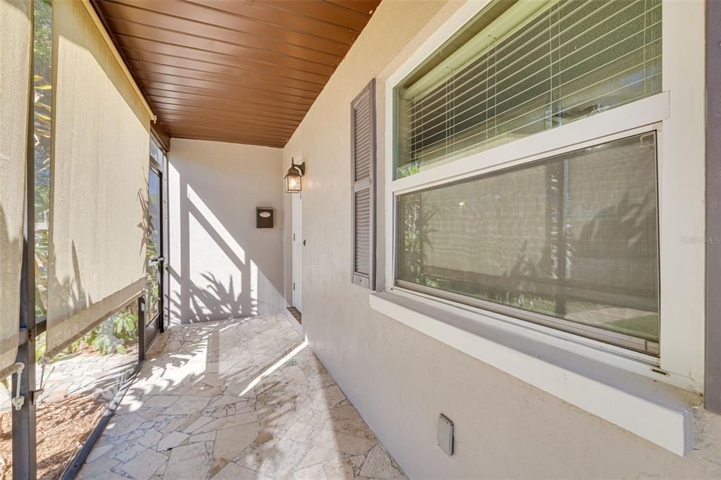 Active With Contract: $325,000 (2 beds, 2 baths, 1350 Square Feet)