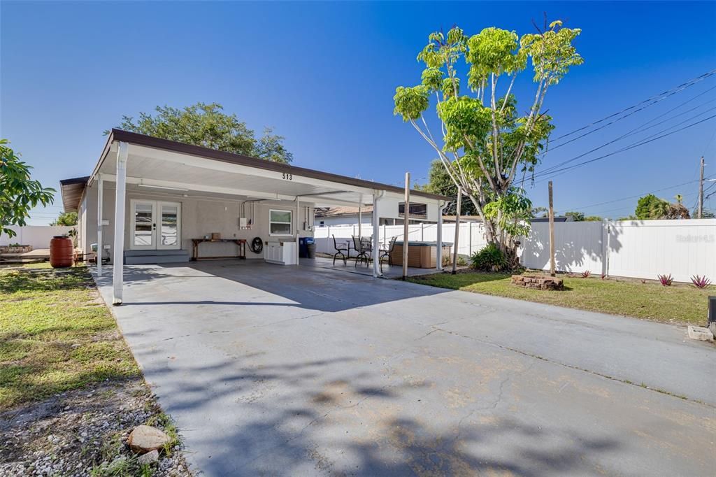 Active With Contract: $325,000 (2 beds, 2 baths, 1350 Square Feet)