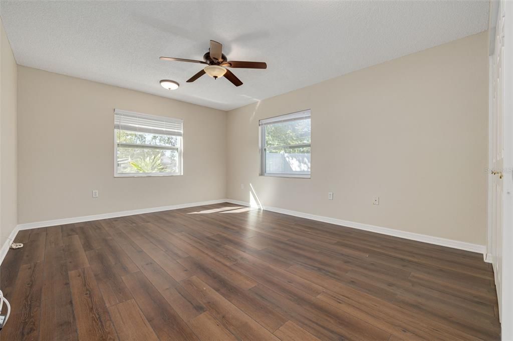 Active With Contract: $325,000 (2 beds, 2 baths, 1350 Square Feet)