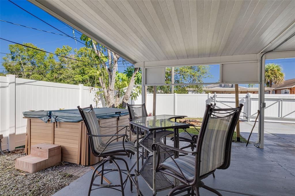 Active With Contract: $325,000 (2 beds, 2 baths, 1350 Square Feet)