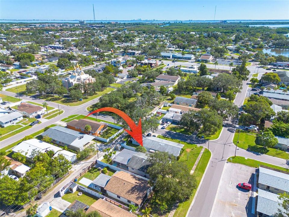 Active With Contract: $325,000 (2 beds, 2 baths, 1350 Square Feet)